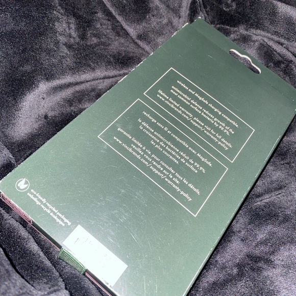 Kate Spade iPhone 14Pro floral phone case. Brand new, never used - Picture 2 of 2